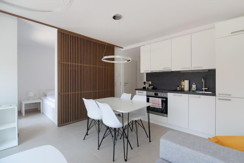 Apartament Neu Und Hell In Zentraler Ruhelage Mit Parkplatz Wiedeń Zewnętrze zdjęcie