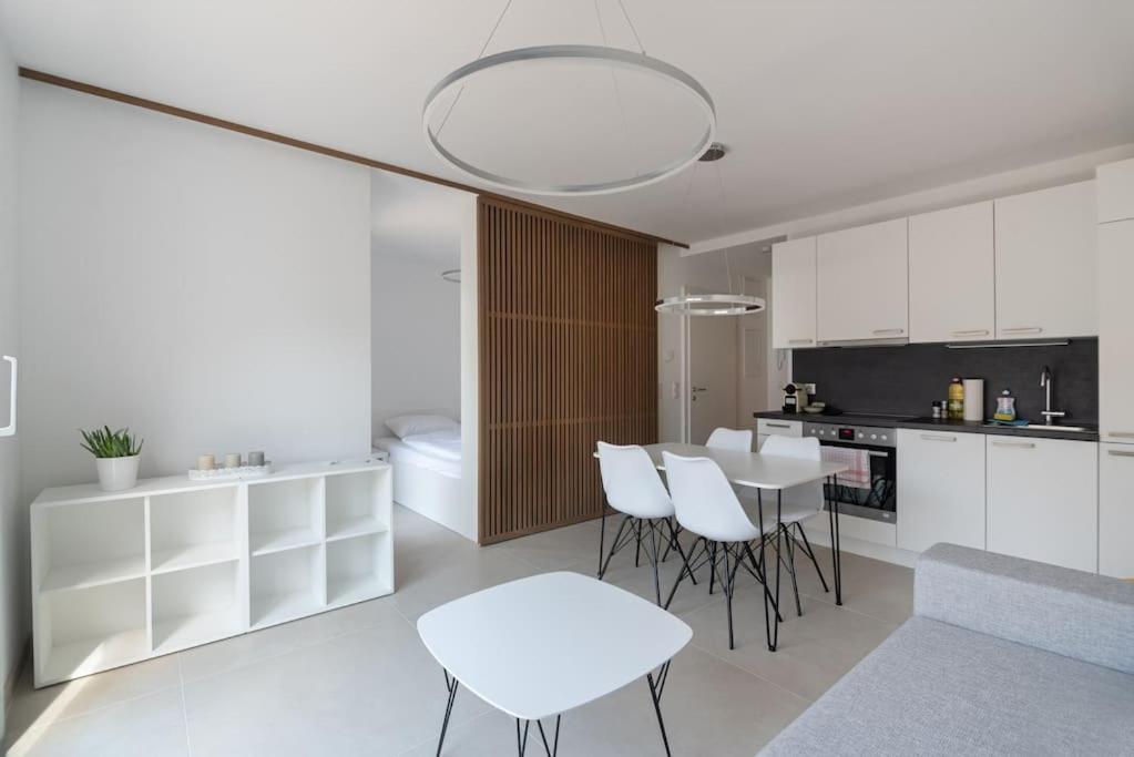 Apartament Neu Und Hell In Zentraler Ruhelage Mit Parkplatz Wiedeń Zewnętrze zdjęcie