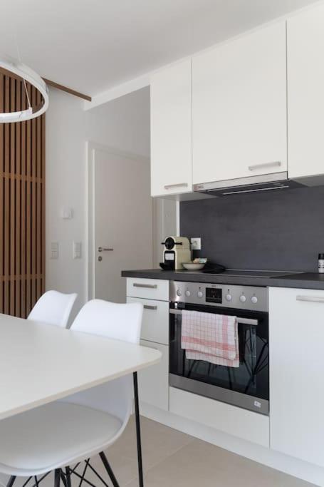 Apartament Neu Und Hell In Zentraler Ruhelage Mit Parkplatz Wiedeń Zewnętrze zdjęcie