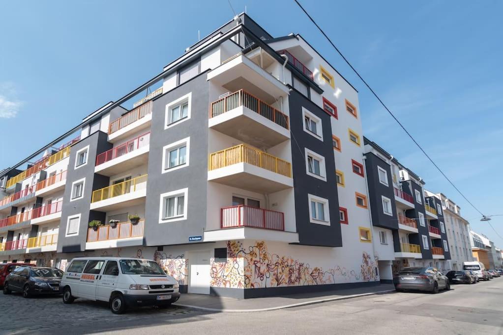 Apartament Neu Und Hell In Zentraler Ruhelage Mit Parkplatz Wiedeń Zewnętrze zdjęcie