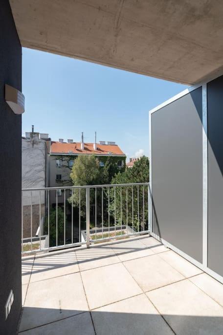 Apartament Neu Und Hell In Zentraler Ruhelage Mit Parkplatz Wiedeń Zewnętrze zdjęcie